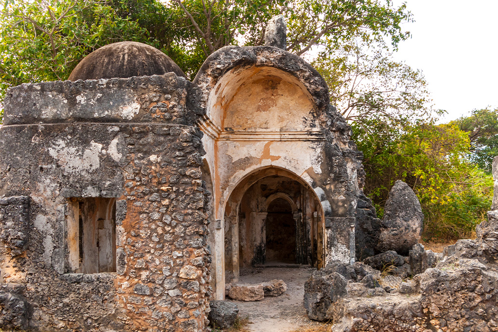 Oude moskeeruïnes in Kilwa Kisivani Tanznaia Oude moskeeruïnes in Kilwa Kisivani, Tanznaia