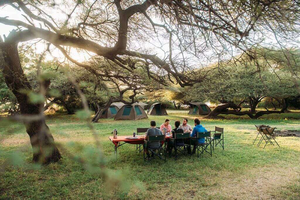 Tanzania - 6 eenvoudig reizen in kleine groepen 1024x684 1 - wat is het verschil tussen safari's in kleine groepen en privésafari's?