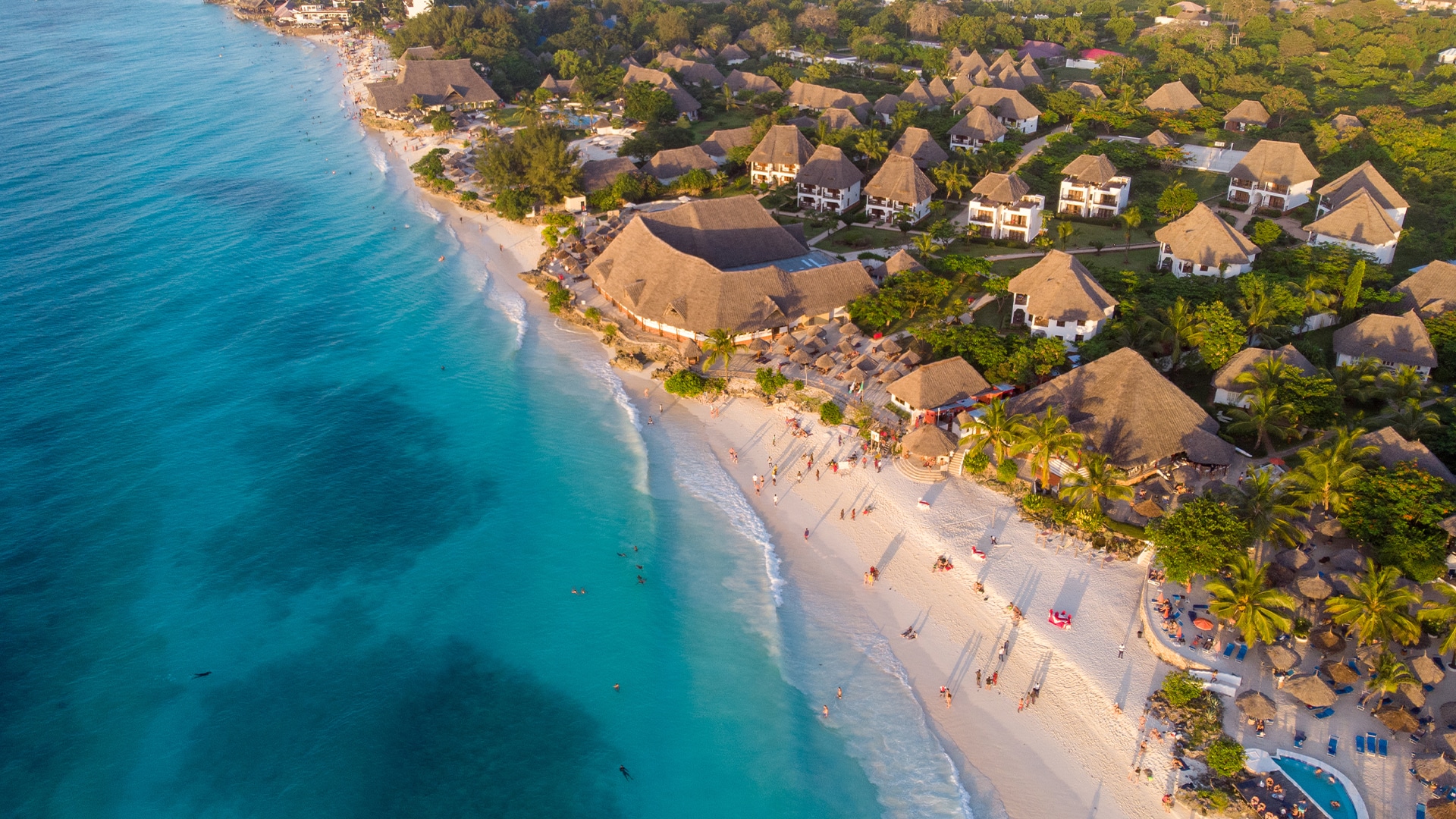 ザンジバルのヌングイビーチの空撮