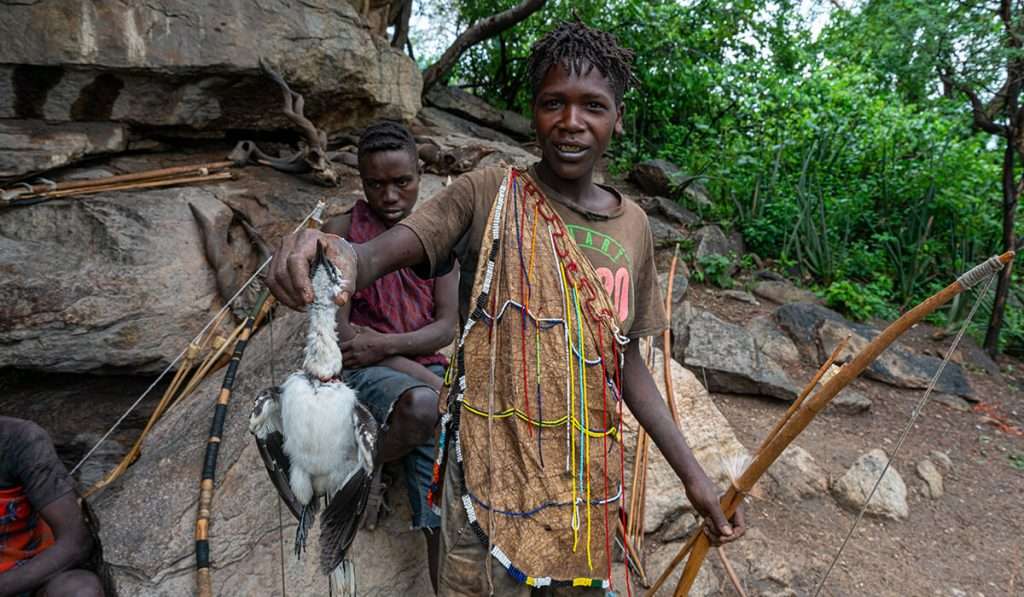 Tanzania - shutterstock 1922478845 - ultimi cacciatori-raccoglitori della tanzania: la tribù hadzabe del lago eyasi