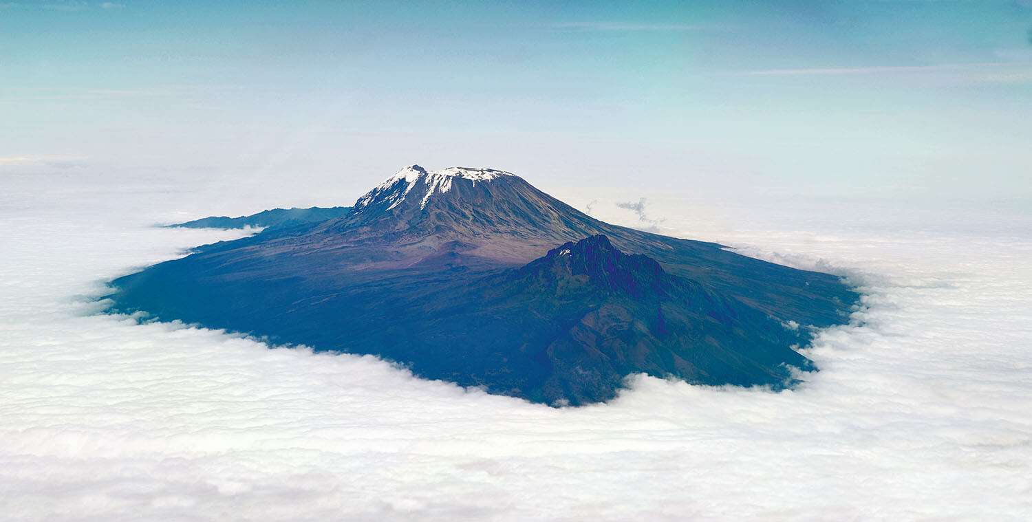 Mount kilimanjaro hemelwolk