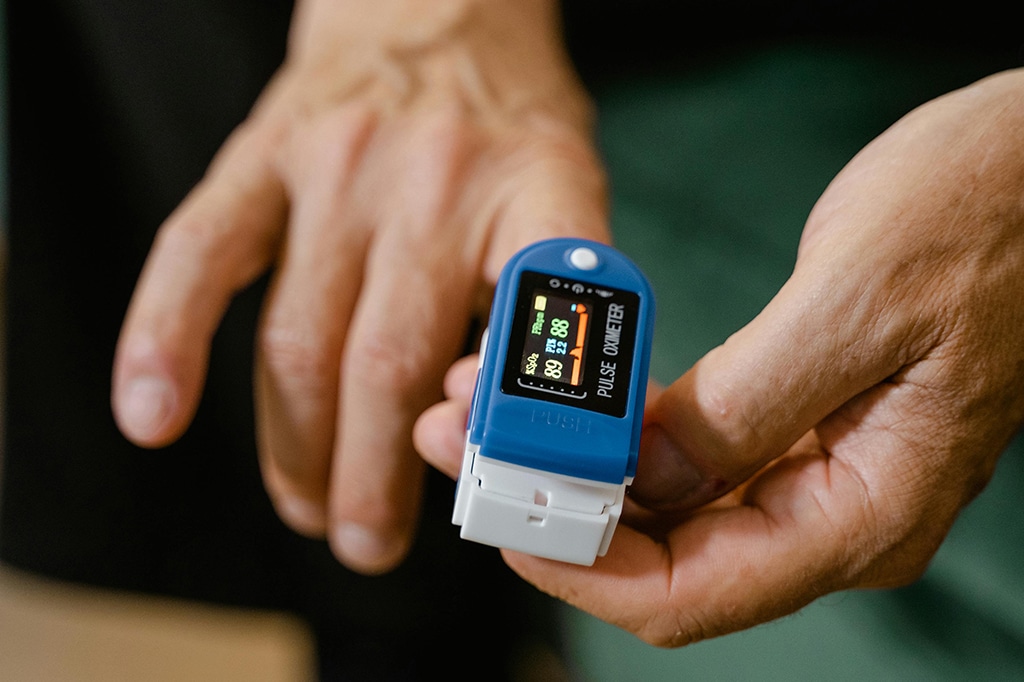 坦桑尼亚脉搏血氧仪的特写镜头