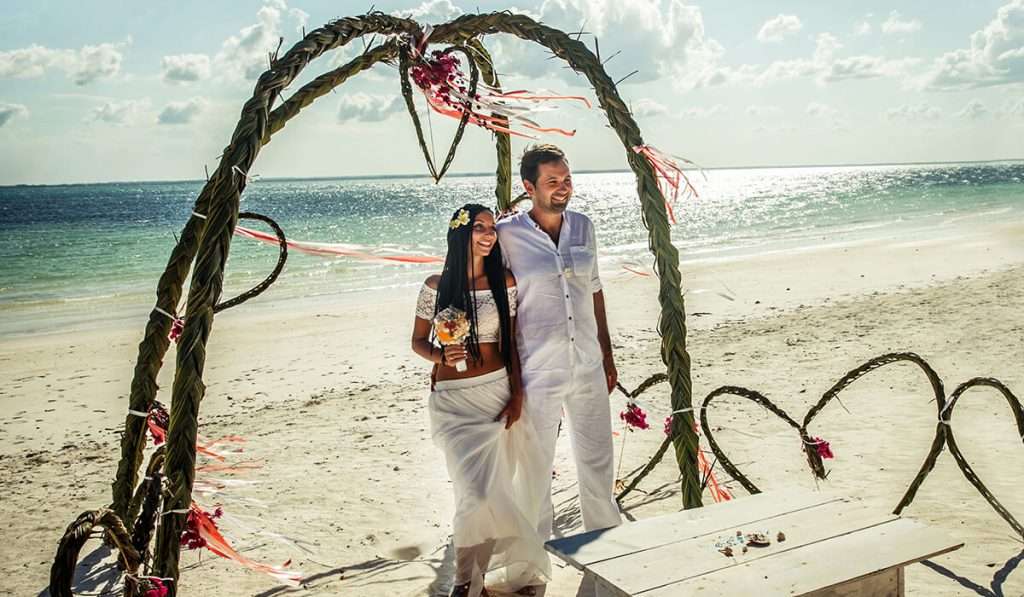Tanzania - trouwen op het strand 1 - trouwen in Tanzania: unieke manieren om te trouwen
