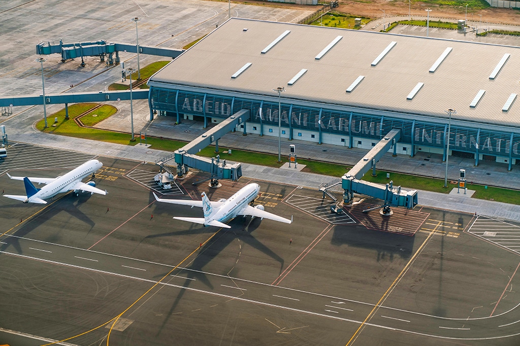 Veduta aerea dell'aeroporto internazionale Abeid Amani Karume di Zanzibar, Tanzania