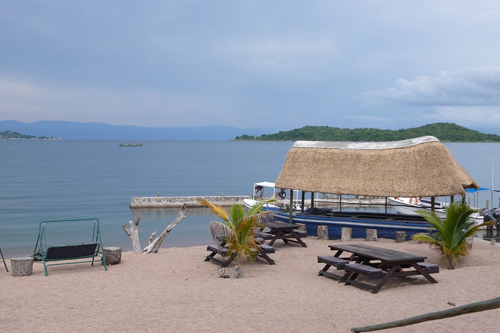 Molo per barche nel lago Tanganica, Tanzania