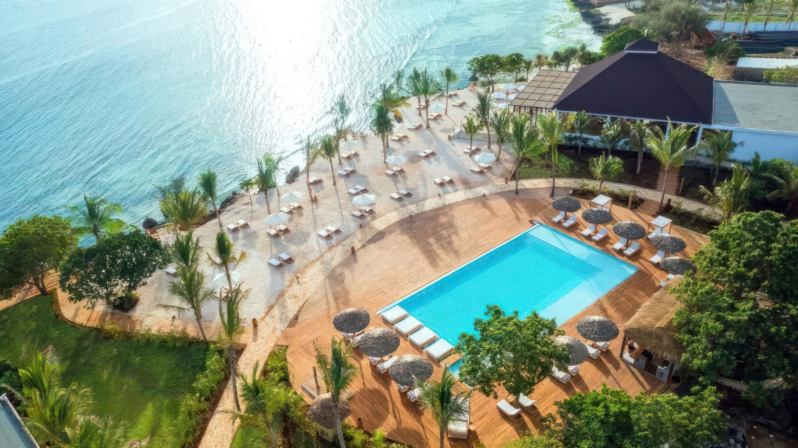 Курорт Kwwanza by Sunrise на пляже Кизимкази Димбани