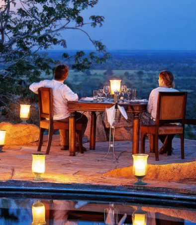 Tansania – Luxuriöses afrikanisches Flitterwochen-Dinner. Easy Travel Tansania 1 – Flitterwochen-Safari