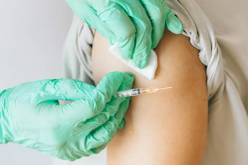 Vaccinations Yellow Fever Tanzania.jpg Vaccinations Yellow Fever Tanzania.jpg