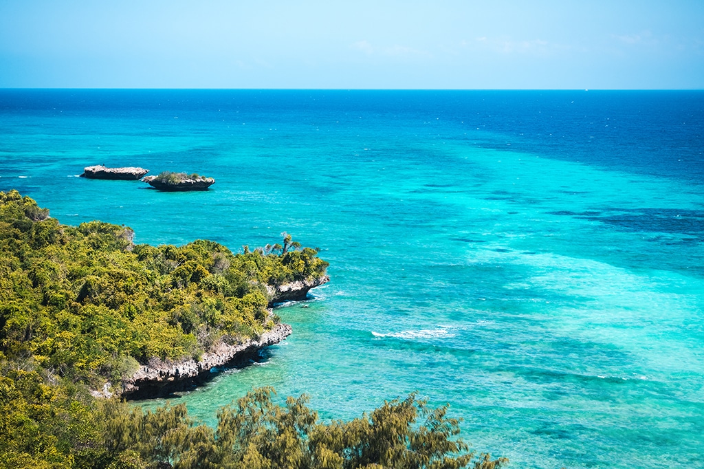 タンザニアのチュンベ島から見たインド洋の眺め