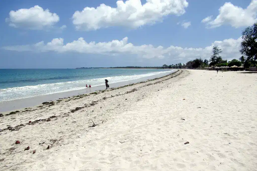 坦桑尼亚达累斯萨拉姆海滩.jpg 坦桑尼亚达累斯萨拉姆海滩.jpg