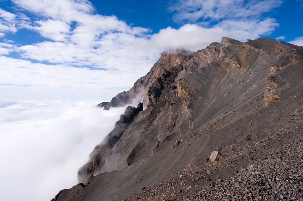 Het uitzicht op de top van Mount Meru in het Arusha National Park