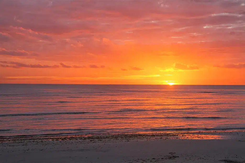 坦桑尼亚达累斯萨拉姆日落海滩.jpg 坦桑尼亚达累斯萨拉姆日落海滩.jpg