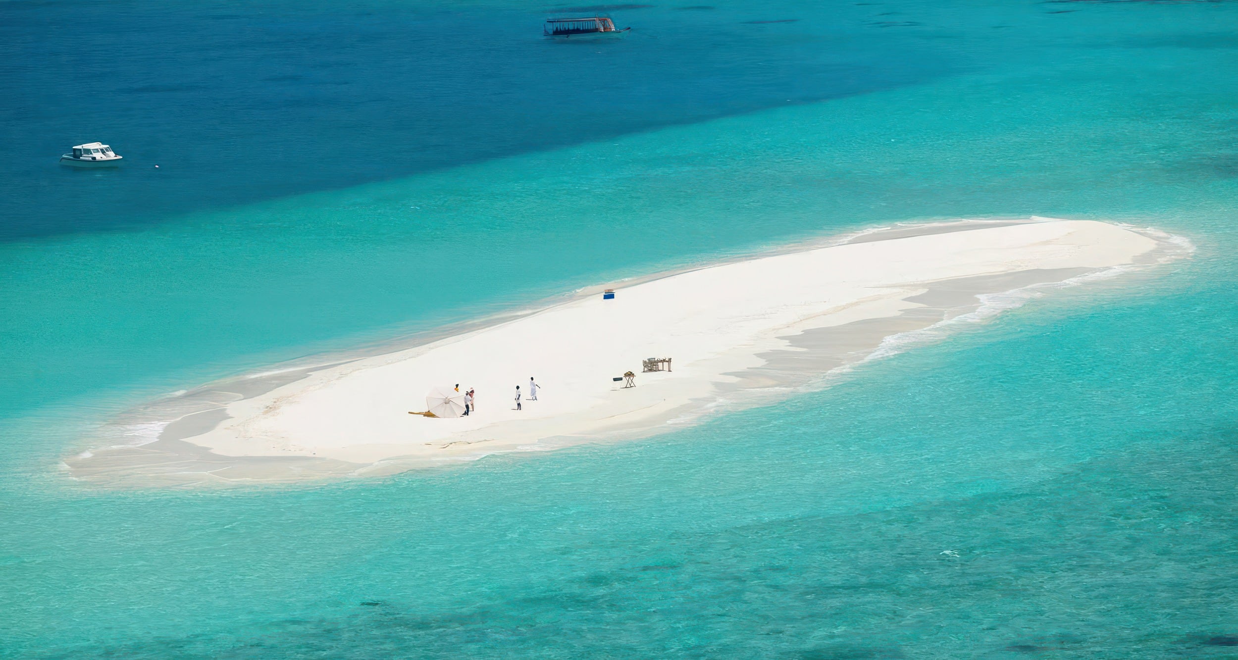 Vista aerea del banco di sabbia vicino alla spiaggia di Fumba Zanzibar