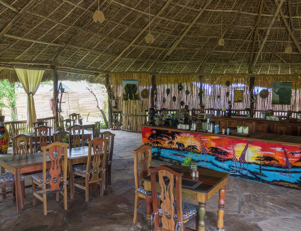 Dining in africa safari selous - accommodation in nyerere national park – easy travel tanzania