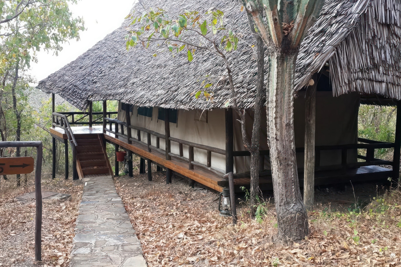 Campamento de tiendas de campaña de Vuma Hills - alojamiento en el parque nacional de mikumi - viaje fácil a tanzania