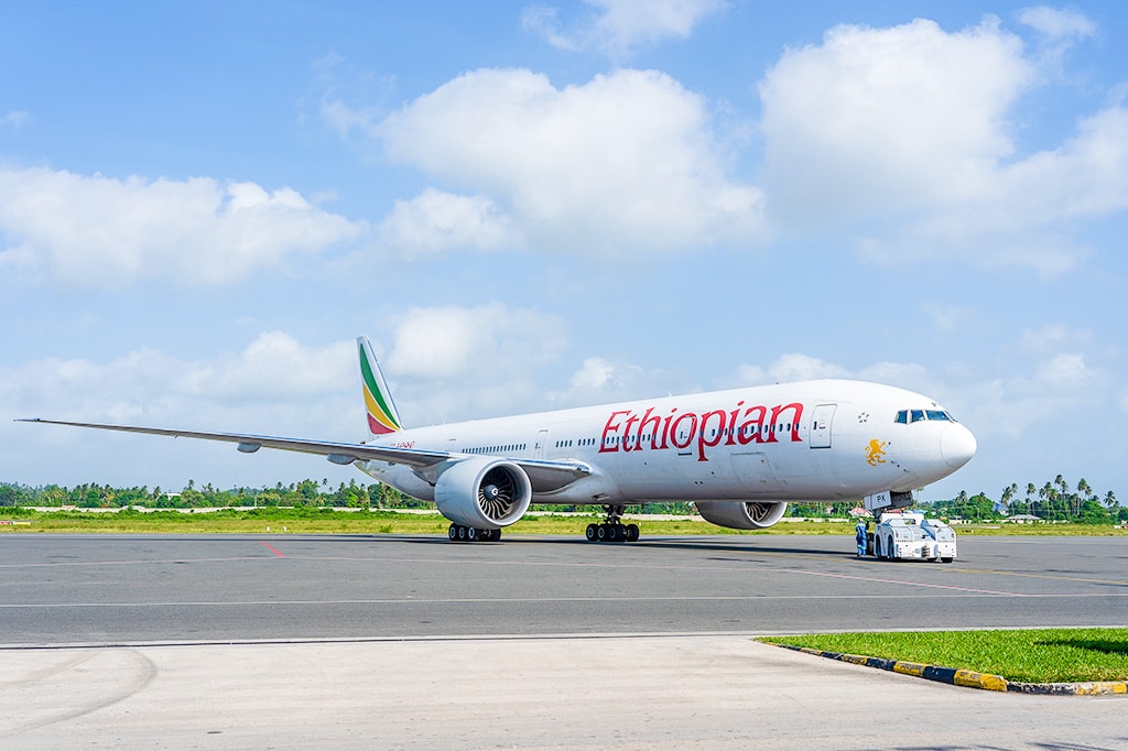 Ethiopian Airlines rollt am Flughafen