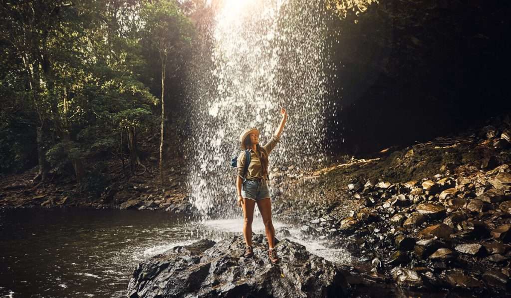 瀑布周围的安全 1024x597 1