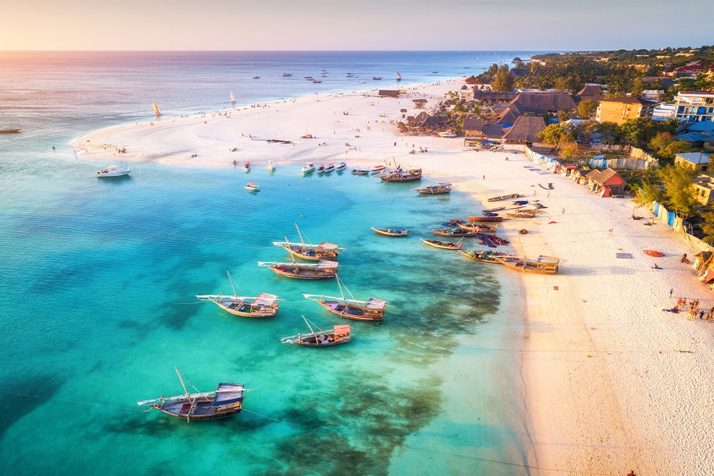 坦桑尼亚桑给巴尔海滩的壮丽鸟瞰图